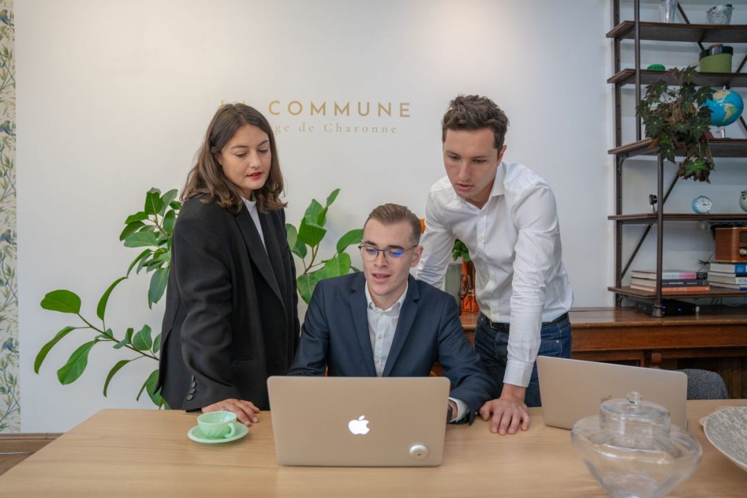 photo5819088831452919841